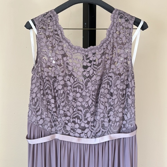 David’s Bridal bridesmaid dress - Picture 6 of 11